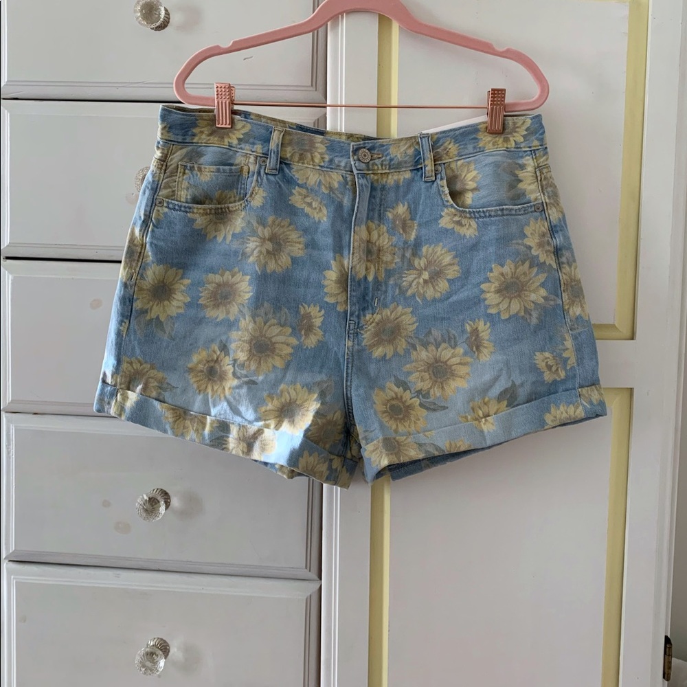 Sunflower Floral Pattern Denim Jean Shorts Women
